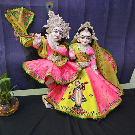 Radha Krishna Poshak