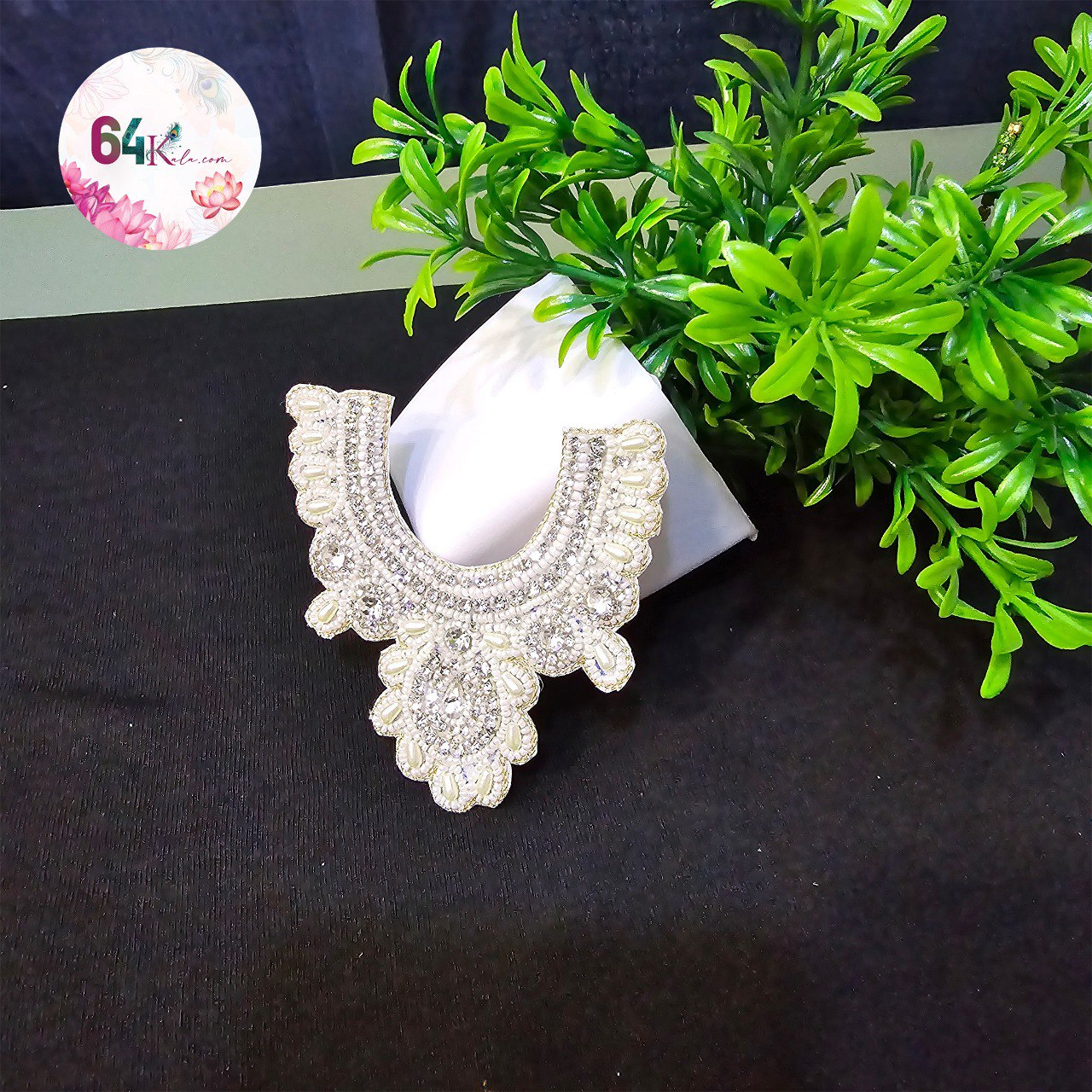 White Stone Choker