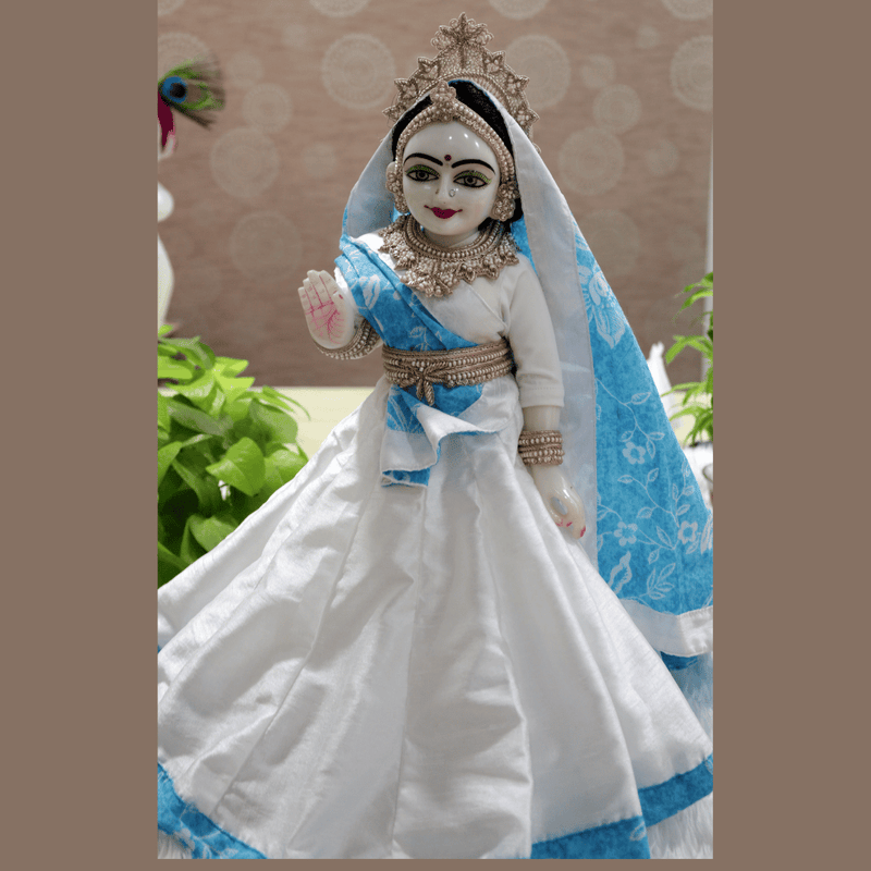 Rose Gold Jewellery Set for Radha Rani