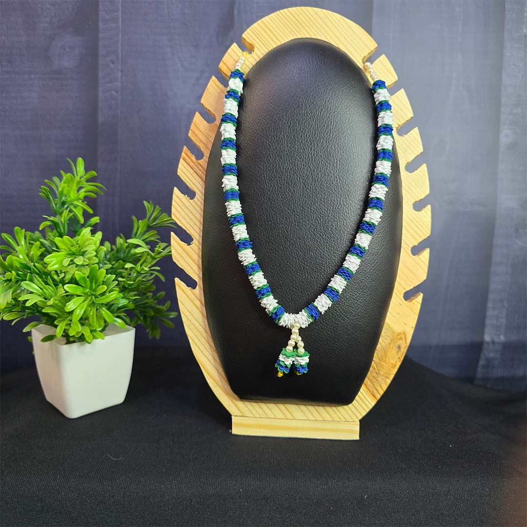 Blue white garlands online